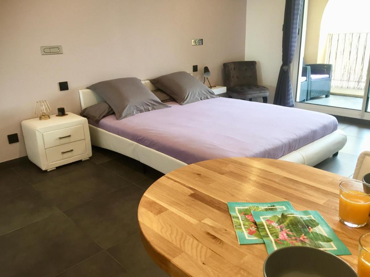 Le Port Confort Terrasse Clim Apartment *