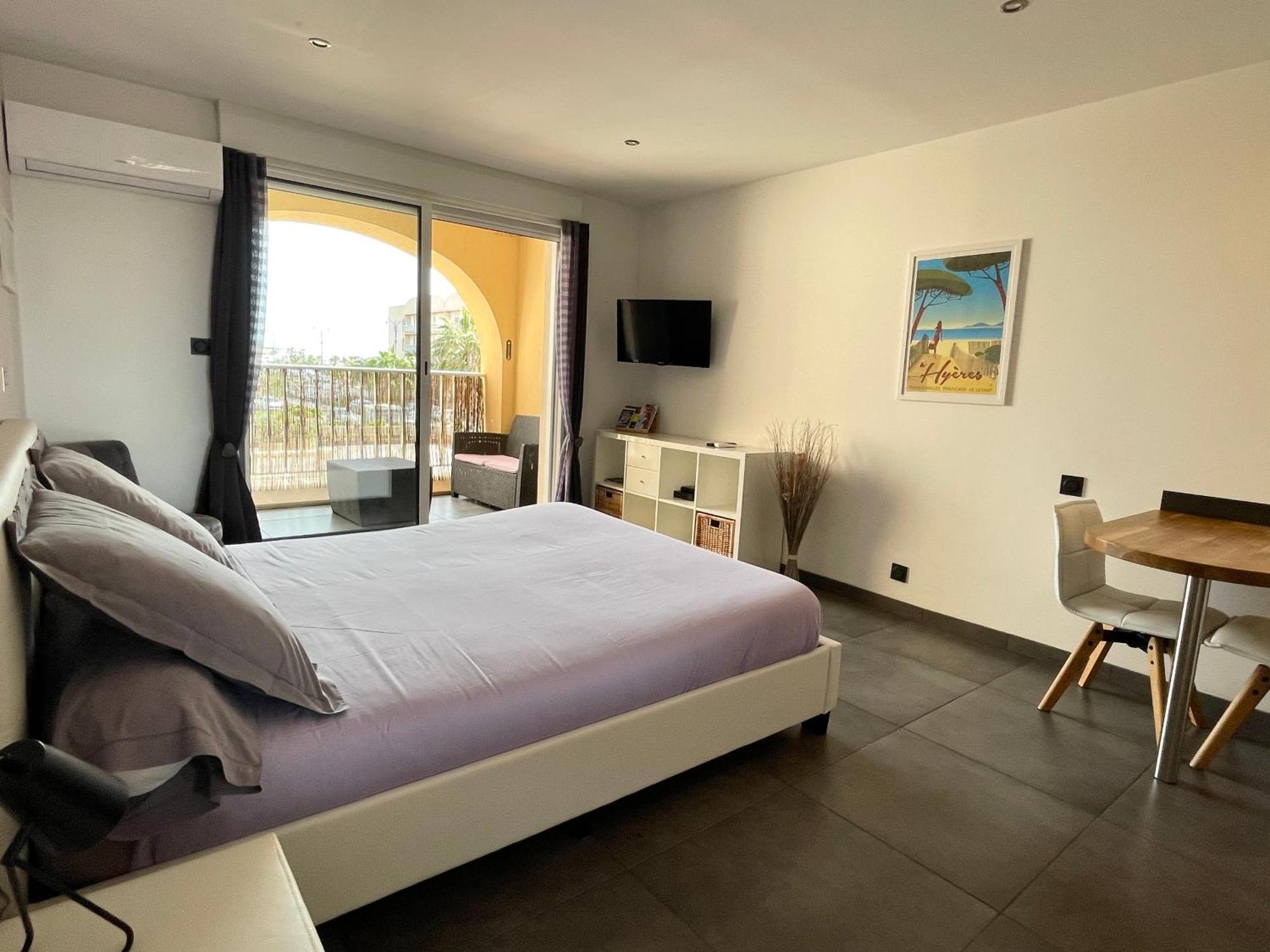 Le Port Confort Terrasse Clim Apartment *