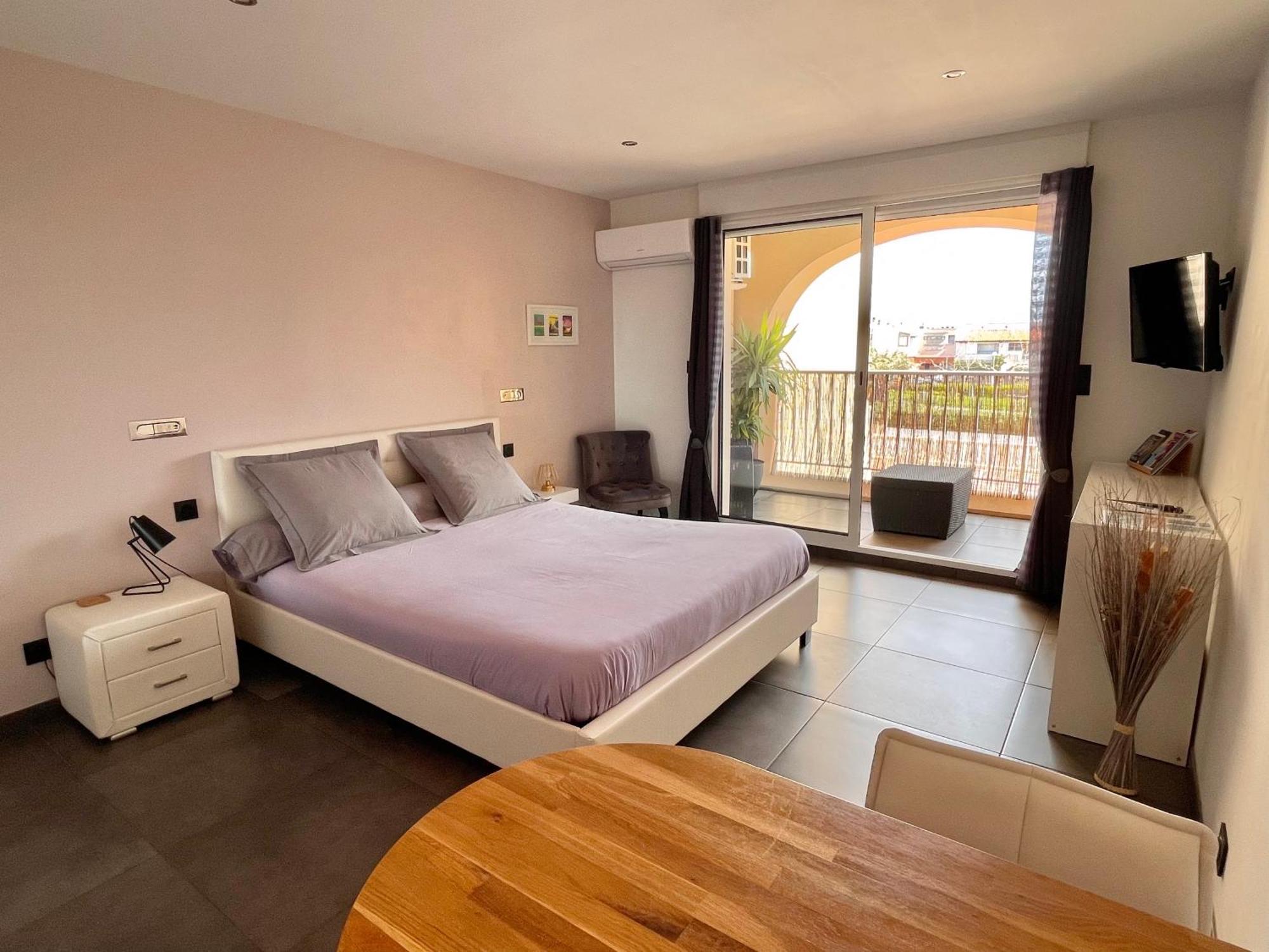 Apartment Le Port Confort Terrasse Clim Hyeres